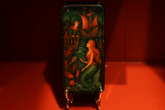 Cofanetto laccato dipinto a mano ispirato alla fiaba della Sirenetta, portagioie artistico ispirato alle fiabe famose, idea regalo.