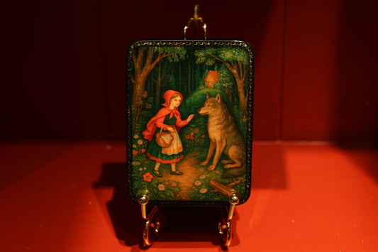Cofanetto laccato dipinta a mano con scena di Cappuccetto Rosso, portagioie artistico ispirato alle fiabe famose, idea regalo.